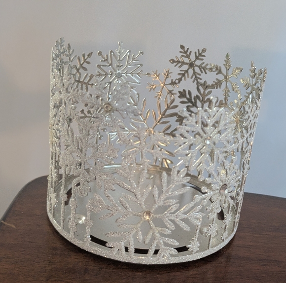 Bath And Body Works 3 Wick Candle Holder Silver Glitter Snowflakes - Picture 2 of 4